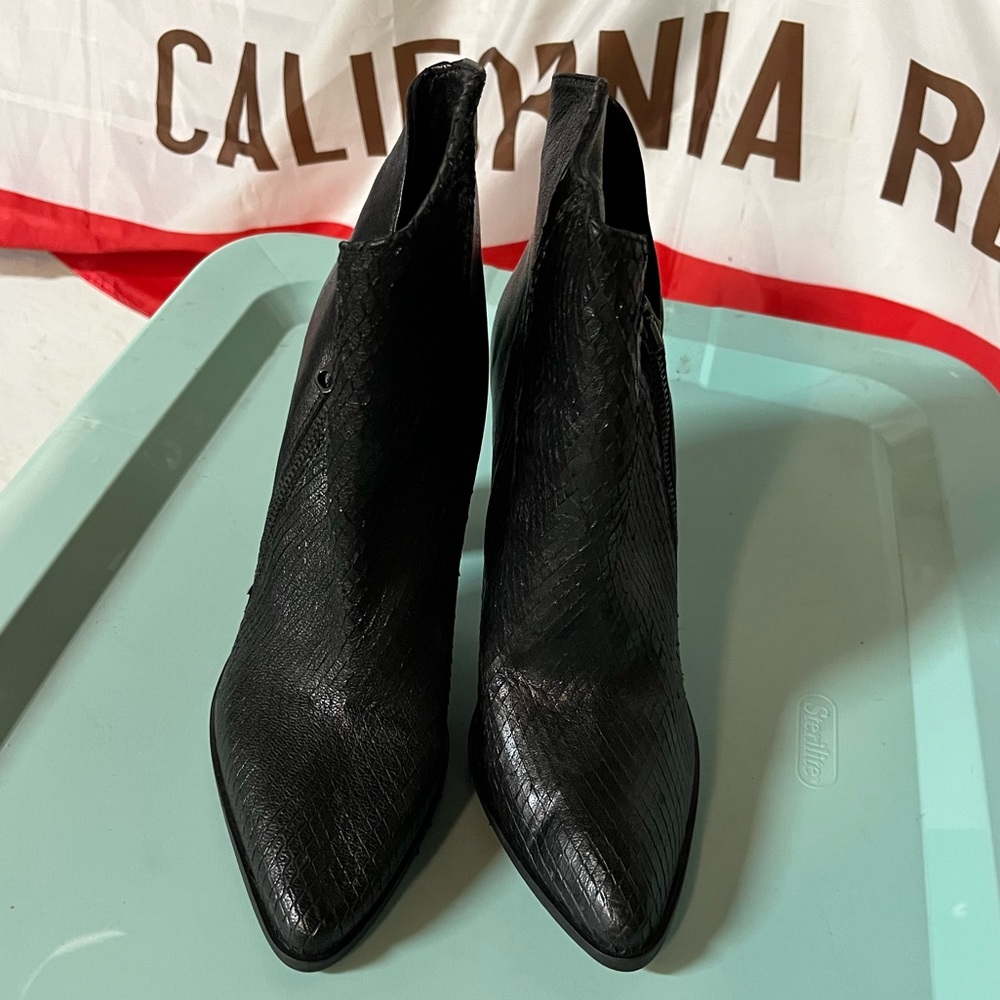 Like new Charles david snakeskin black booties